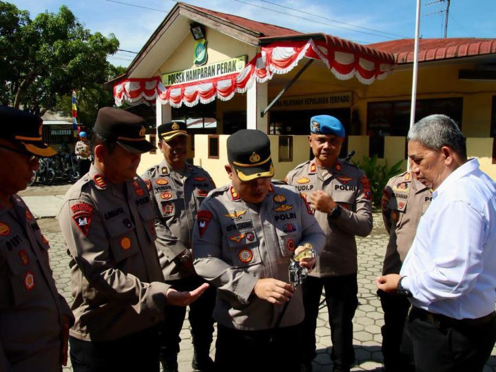 Kapolres Pelabuhan Belawan Perkuat Soliditas Internal dan Sinergi Masyarakat Lewat Kunjungan Kerja ke Polsek Hamparan Perak