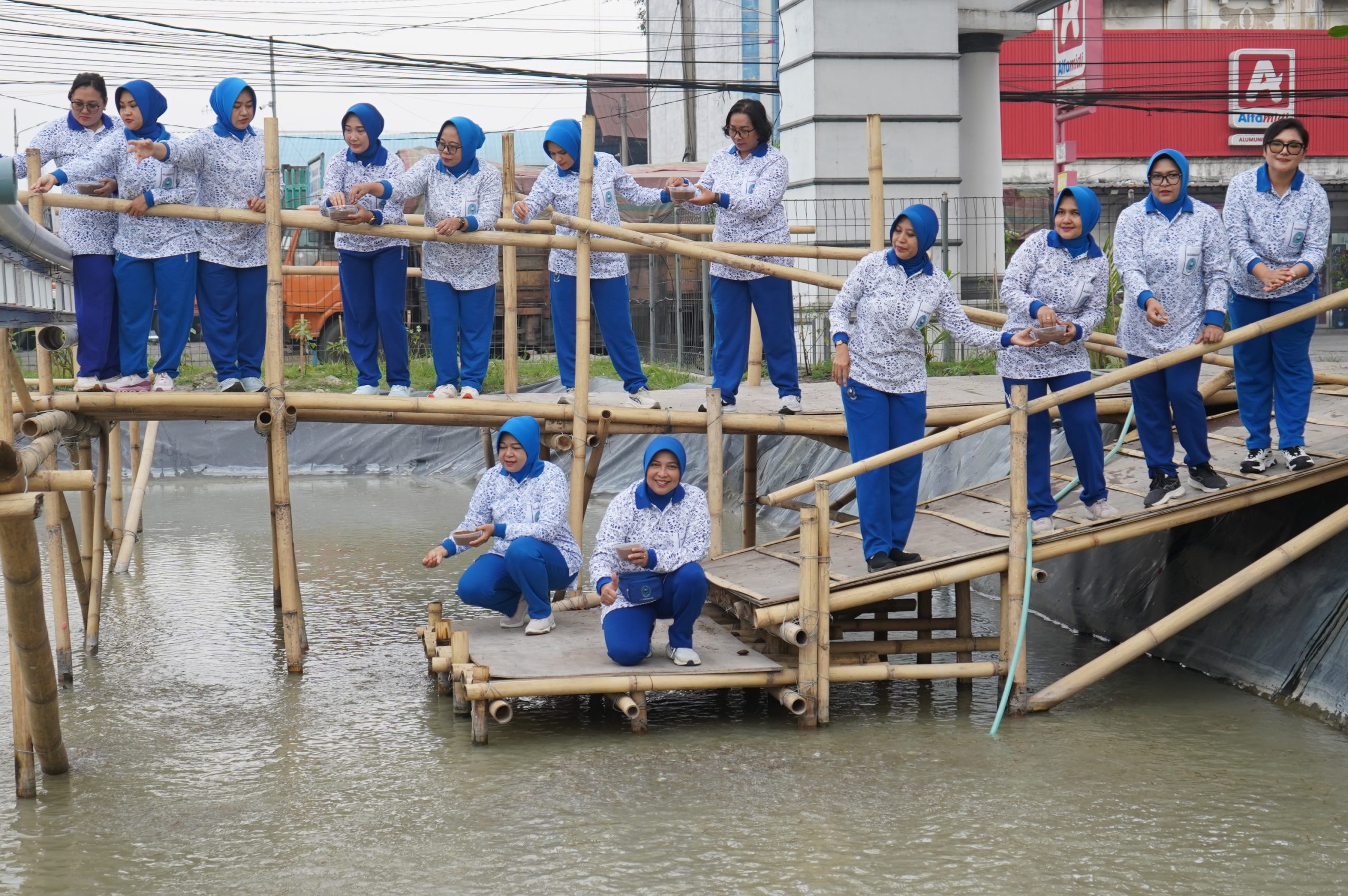Pengurus Daerah Kodaeral I dan Jalasenastri Koarmada RI Meninjau Ketahanan Pangan dan Kesejahteraan Warga