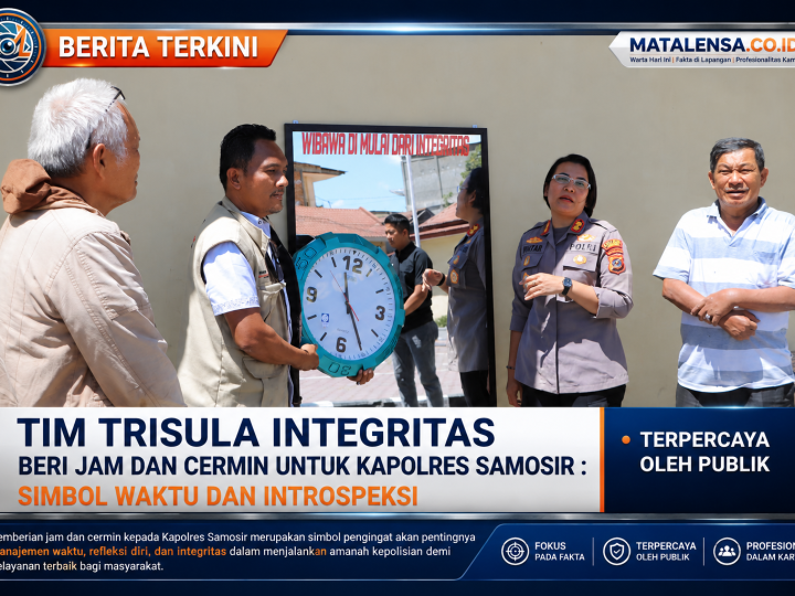 “Tim Trisula Integritas Beri Jam dan Cermin untuk Kapolres Samosir : Simbol Waktu dan Introspeksi”