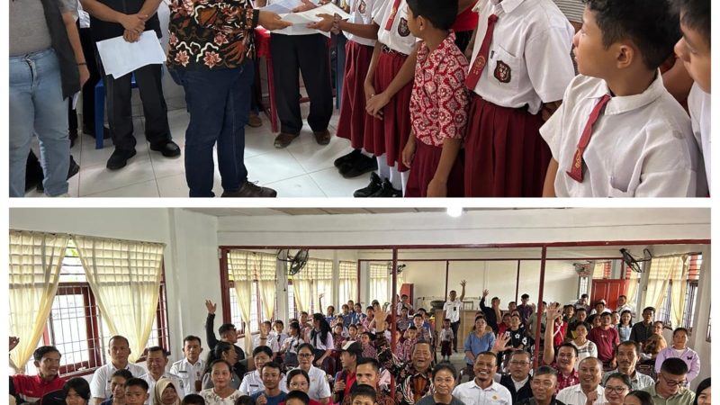 289 Pelajar Kurang Mampu di Nias Terima Beasiswa dari Rapidin Simbolon : ‘Anggaran Pendidikan Harus Tepat Sasaran
