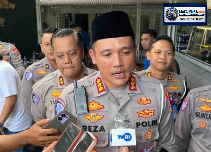 Sambut HUT RI ke-81, Dirlantas Polda Sumbar Ajak Pengendara Pasang Bendera Merah Putih dan Tertib dalam Berlalu Lintas