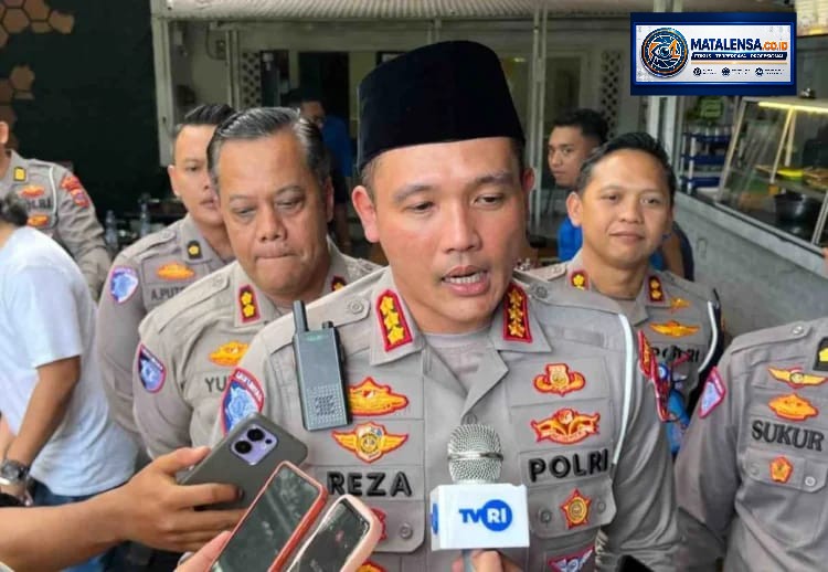 Sambut HUT RI ke-81, Dirlantas Polda Sumbar Ajak Pengendara Pasang Bendera Merah Putih dan Tertib dalam Berlalu Lintas