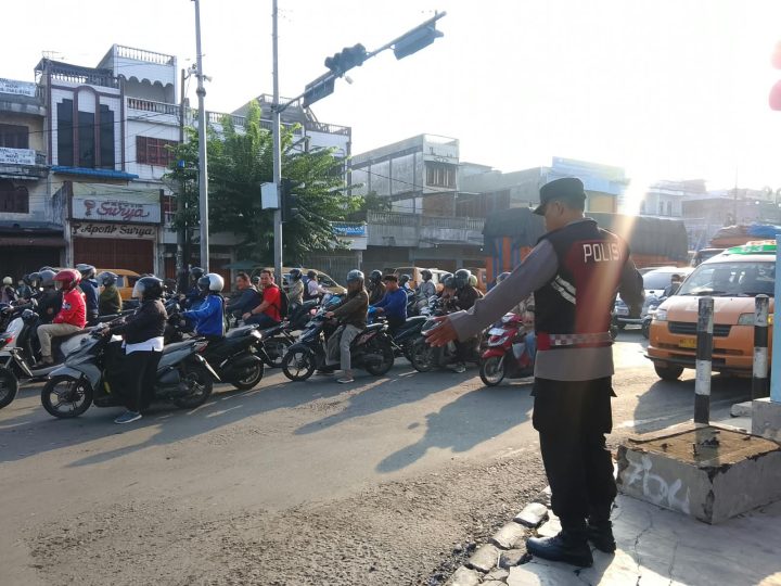Unit Samapta Polsek Sunggal Gelar Strong Point Pagi Wujudkan Kamseltibcarlantas 