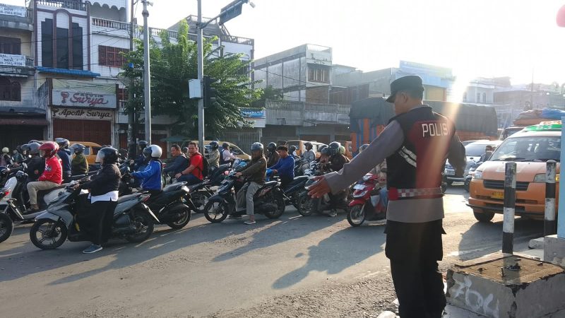 Unit Samapta Polsek Sunggal Gelar Strong Point Pagi Wujudkan Kamseltibcarlantas 