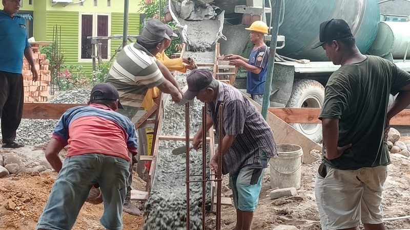 Gotong Royong Warga Rorinata Residence, Pondasi Masjid Jami Al-Ikhlas Mulai Dicor