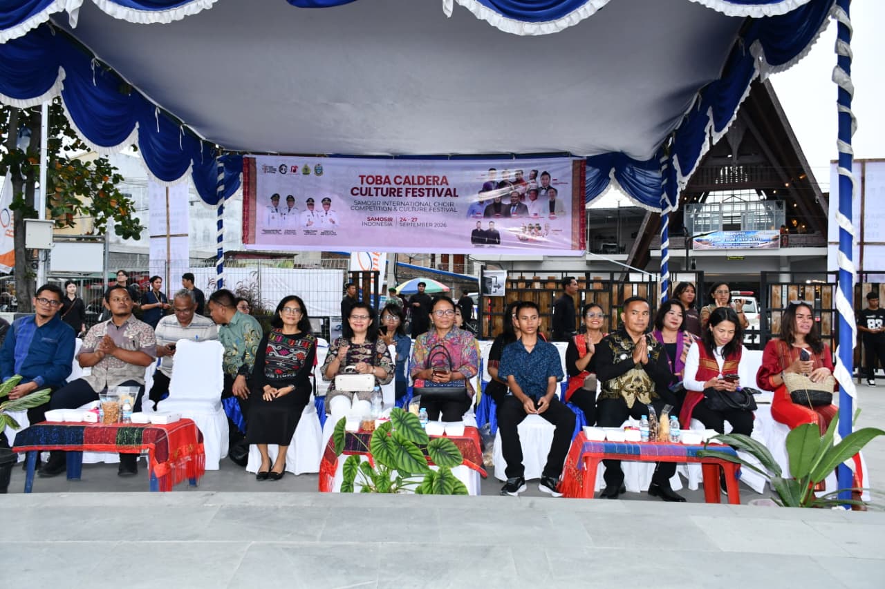 Tagading Menggema di Waterfront Pangururan, Toba Caldera Culture Festival 2026 Resmi Dibuka – 2.000 Peserta SICC Padati Samosir