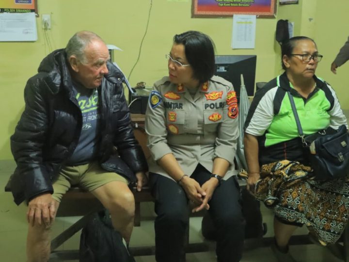 Banjir Bandang Terjang Sitobu Garoga Samosir, 3 Rumah Rusak – Dua WNA Jadi Korban, Kapolres Turun Malam-malam