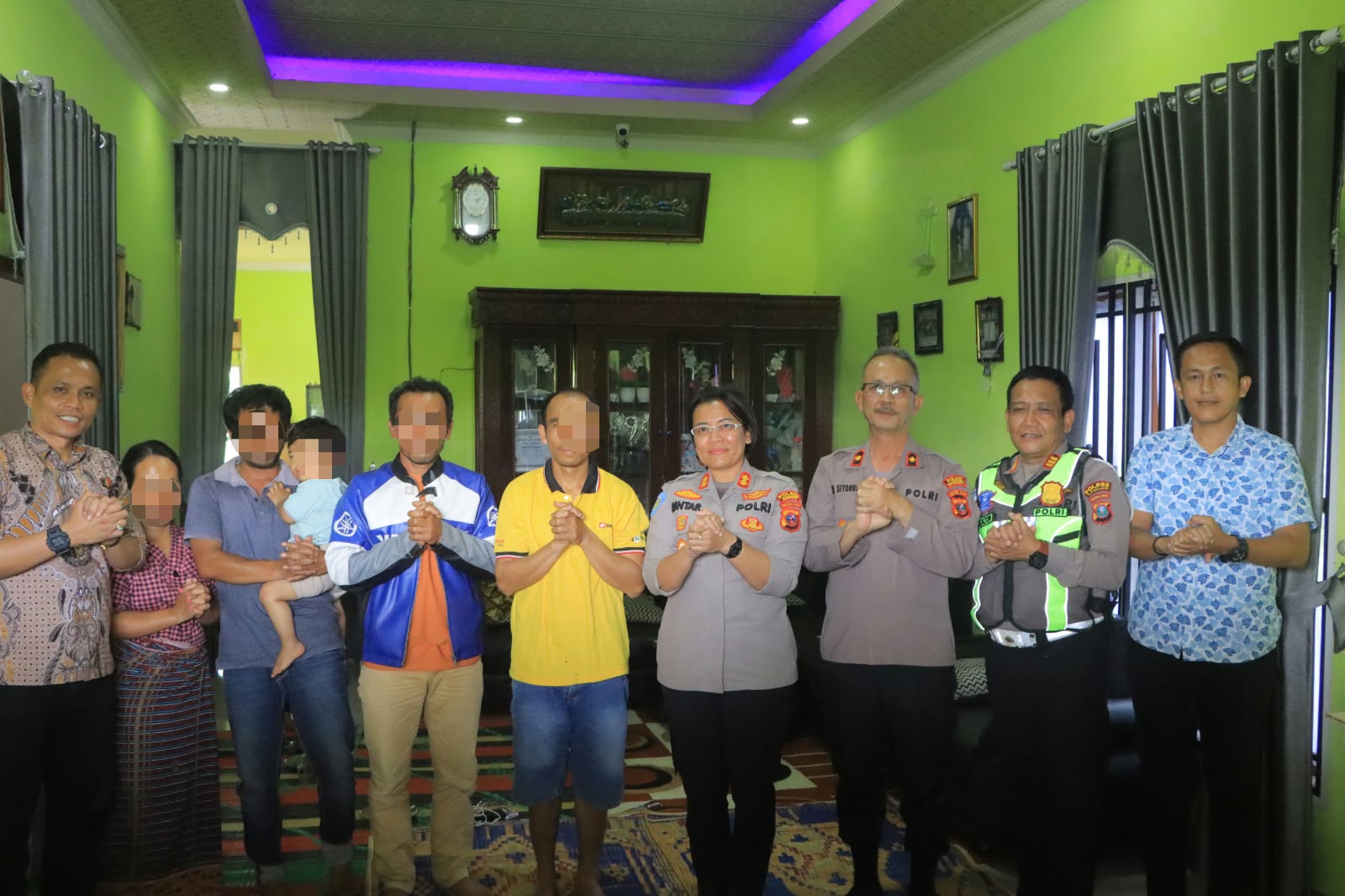 Langkah Humanis di Dairi – Kapolres Samosir AKBP Rina Tarigan Datangi Korban, Minta Maaf Langsung Atas Dugaan Kekerasan Oknum Reskrim