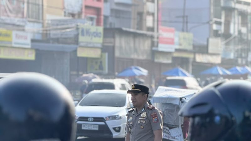Senyuman Pengendara dan Kelancaraan Aktivitas Warga, Kapolsek Sunggal Turun Langsung Ke Jalan