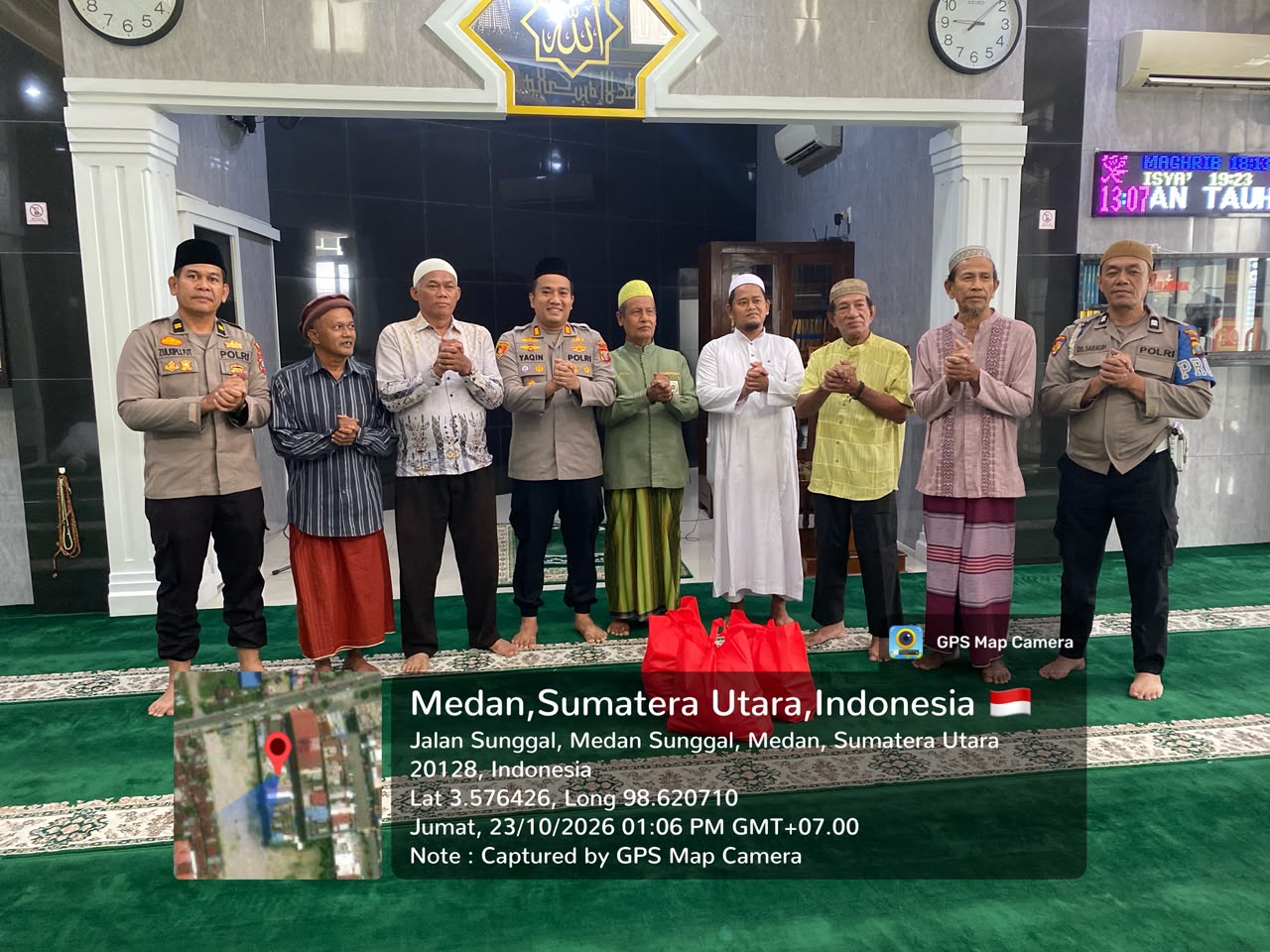 Usai Sholat Jumat Berjamaah, Kapolsek Sunggal Serap Aspirasi Warga Lewat Jumat Curhat